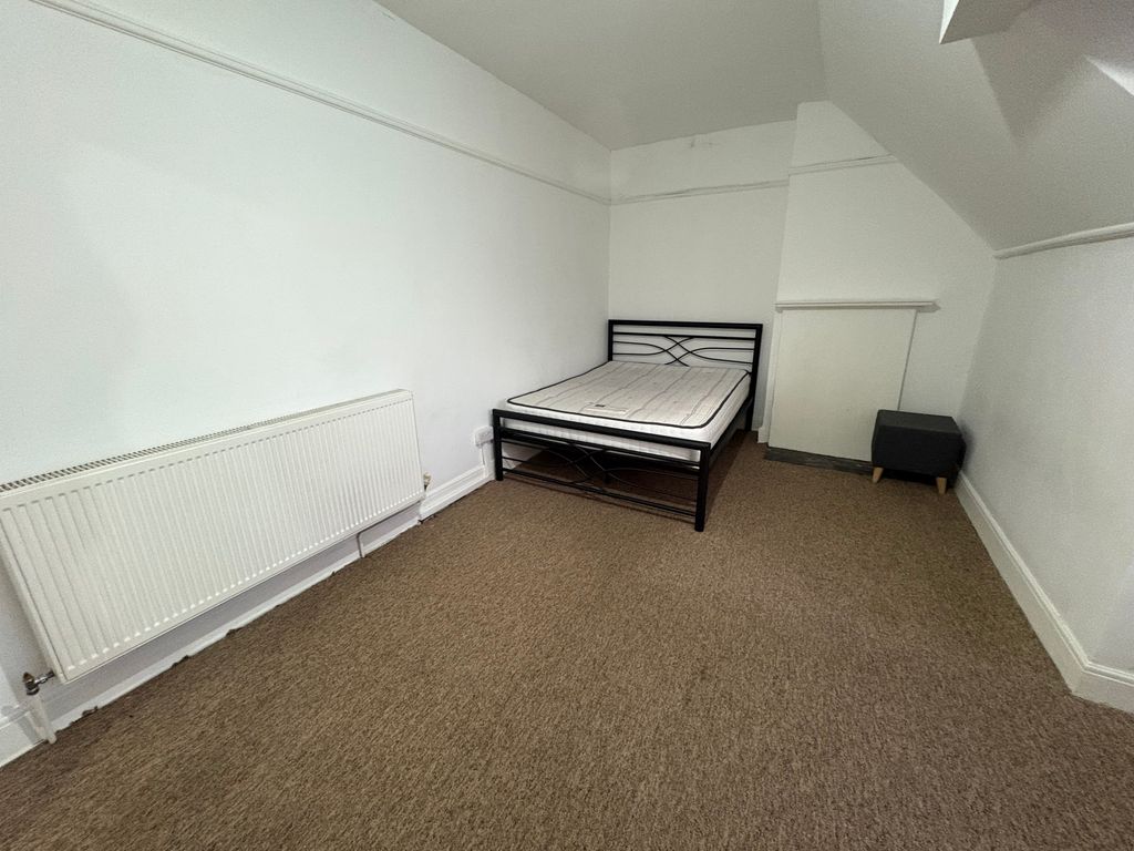 Property photo 3 of 8 Img_8124