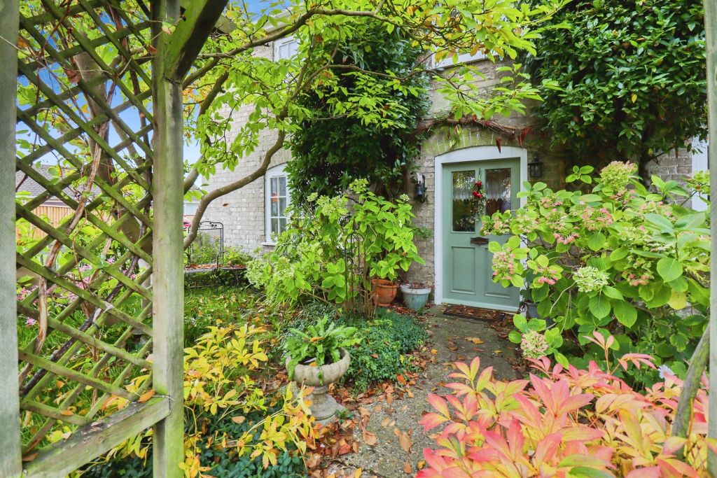 Property photo 2 of 17