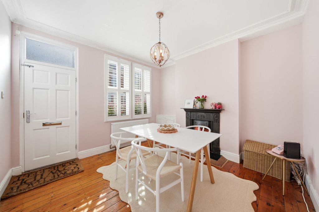 Property photo 2 of 14 Picture No. 18