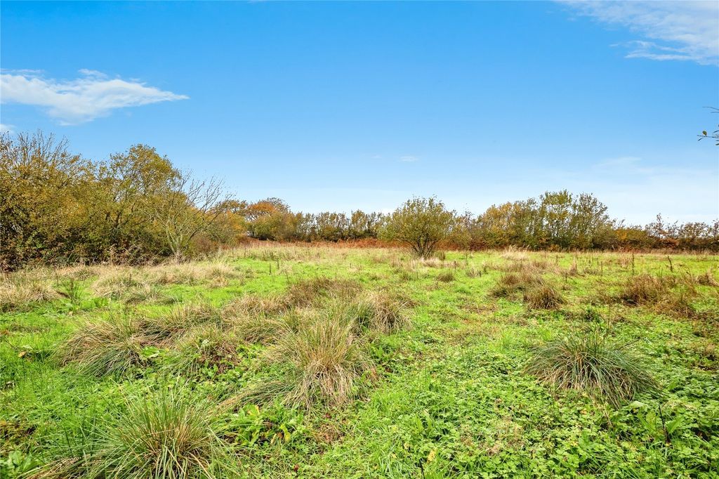 Property photo 2 of 47 Picture No. 30