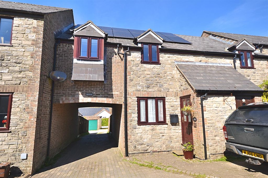 Property photo 1 of 13 28 (3).Png