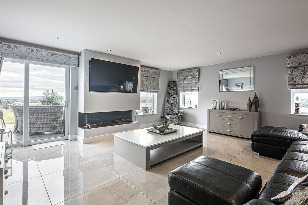 Property photo 3 of 30 Picture No. 10