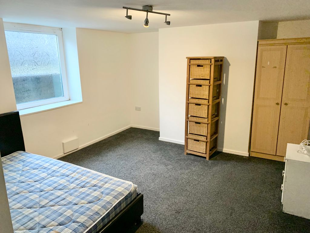 Property photo 3 of 4