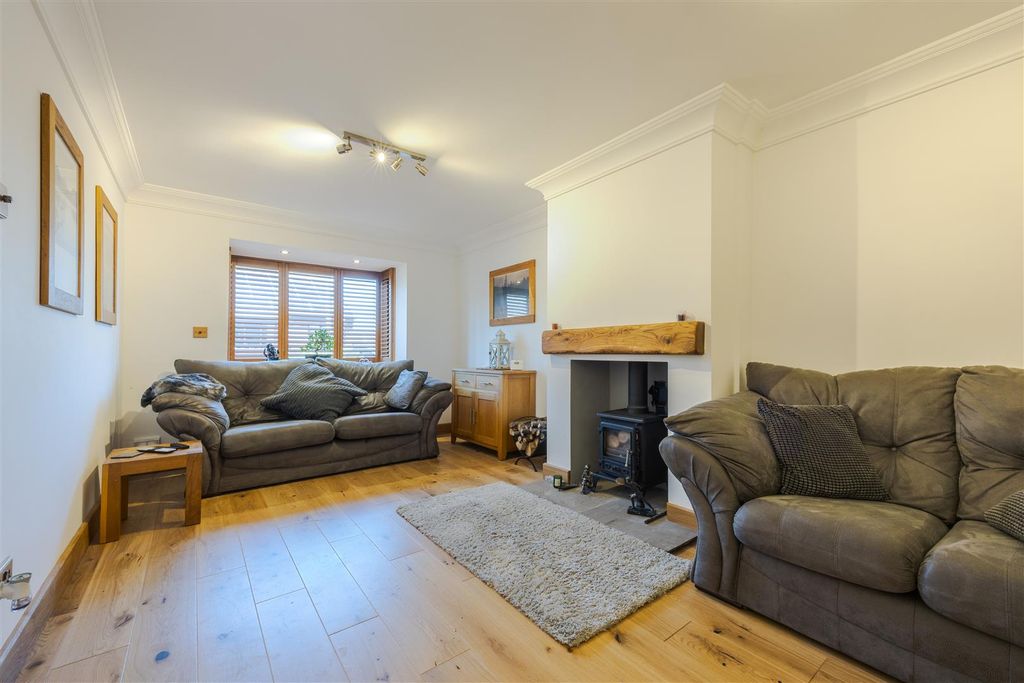 Property photo 3 of 9 Living Room