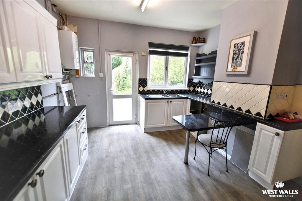 Property photo 2 of 16 7 (3).Jpg