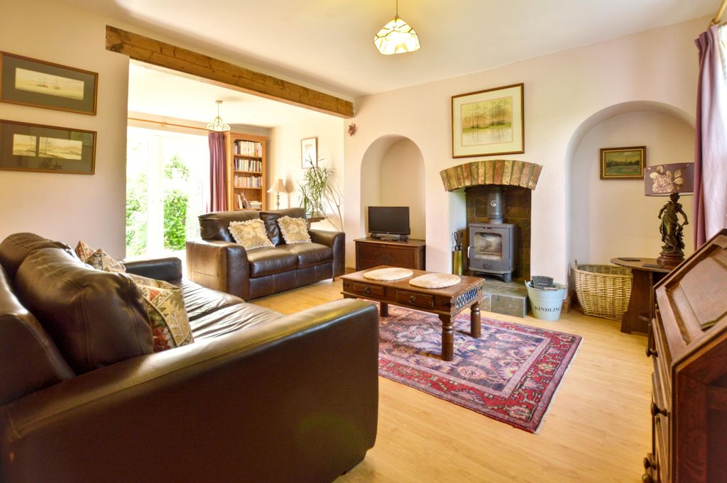 Property photo 2 of 35 30 Spital Hill 27 Jun 26 (20)