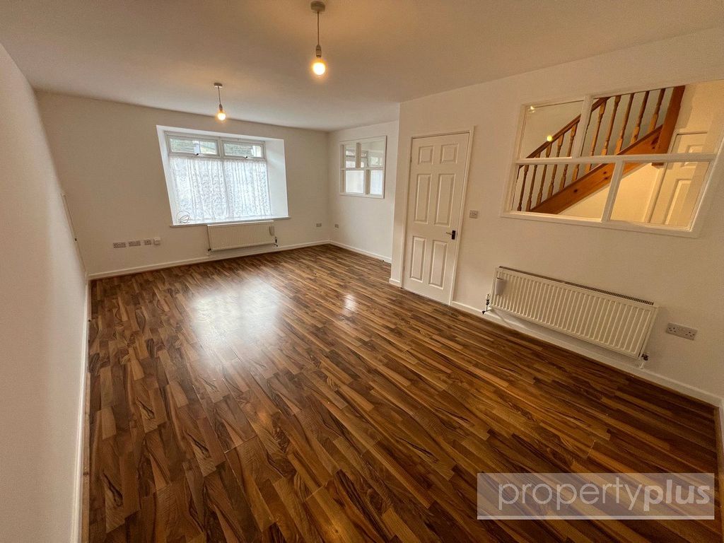 Property photo 2 of 13 Picture No. 11