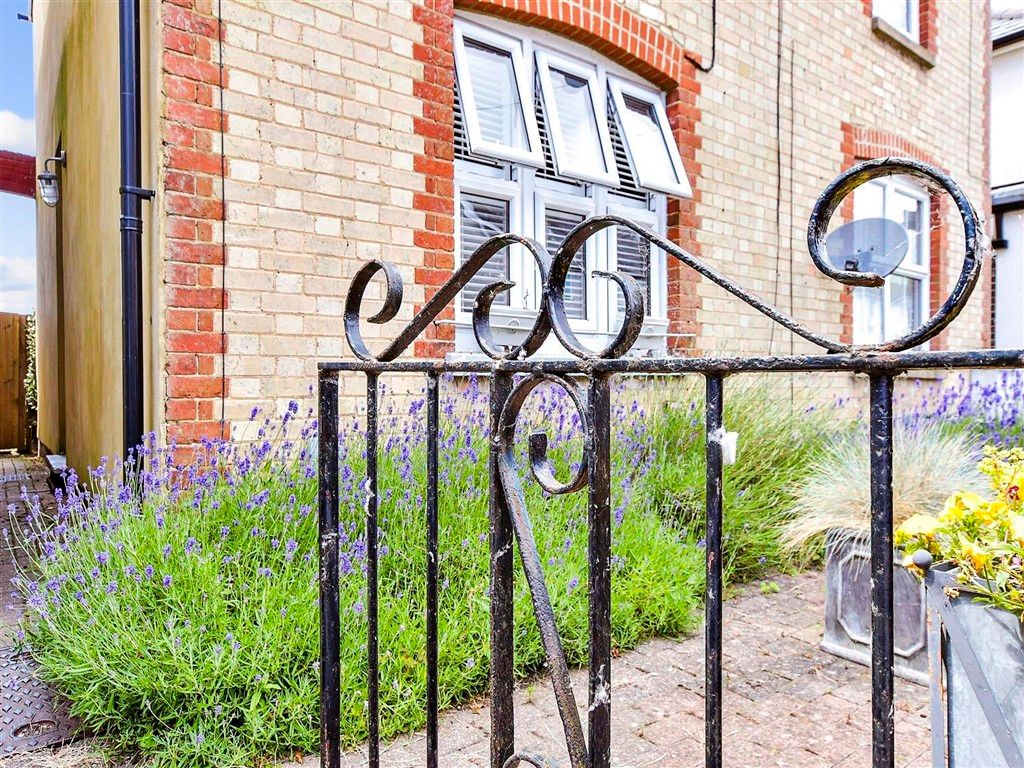 Property photo 1 of 11 External Feature