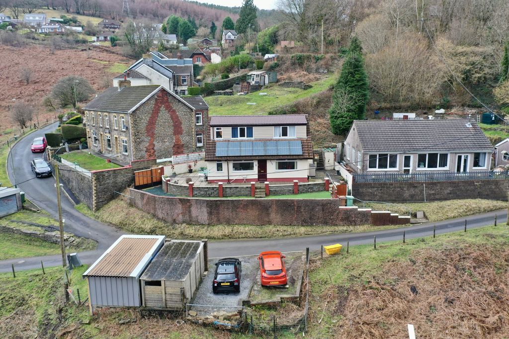 Property photo 1 of 33