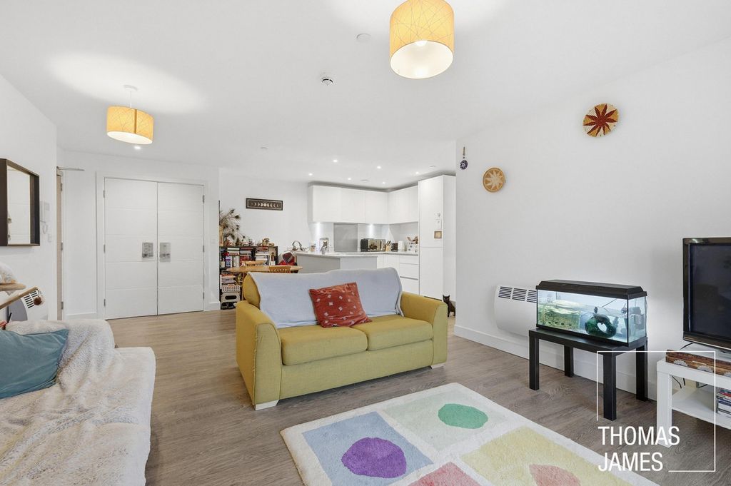 Property photo 3 of 12