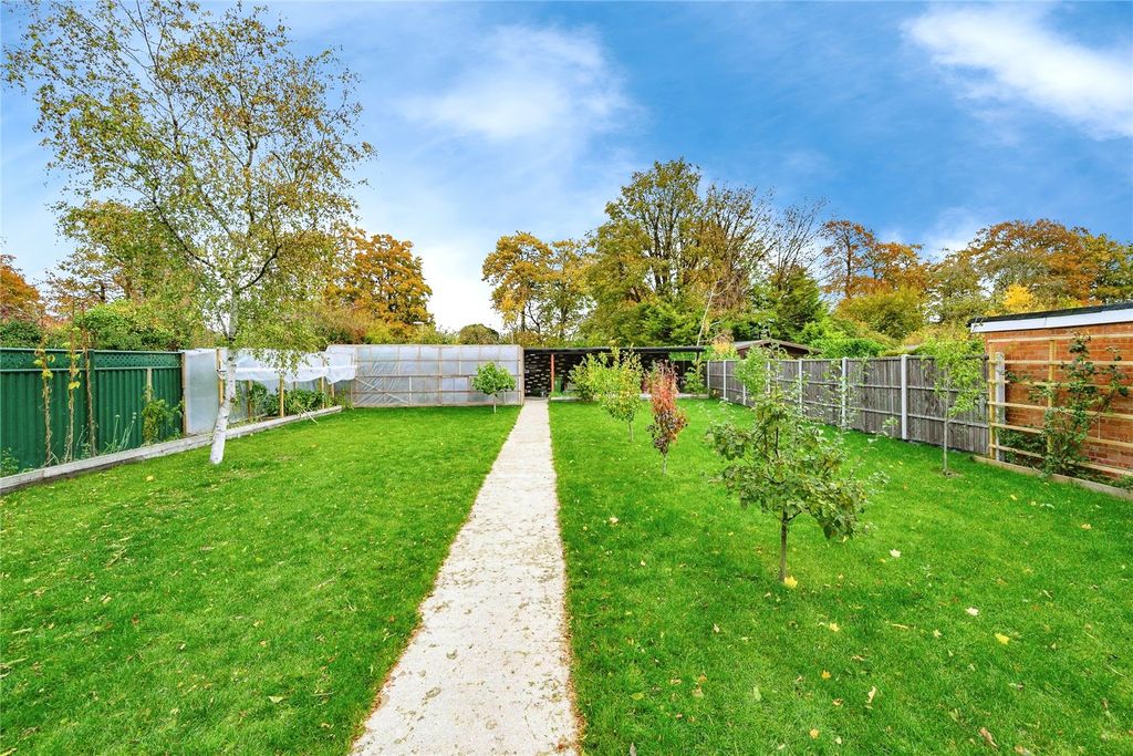 Property photo 2 of 19 Garden