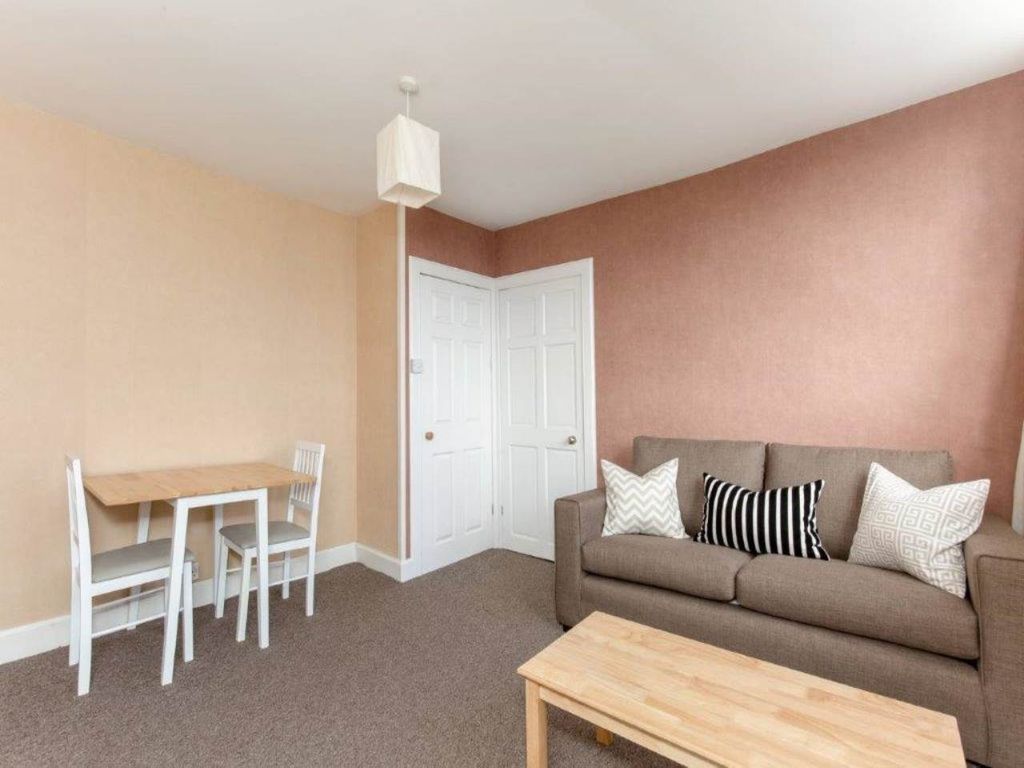 Property photo 3 of 10 Dining