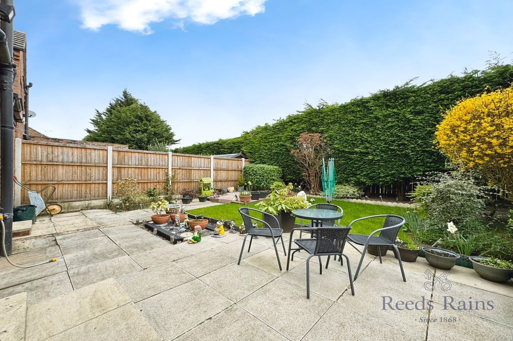 Property photo 2 of 17 Patio