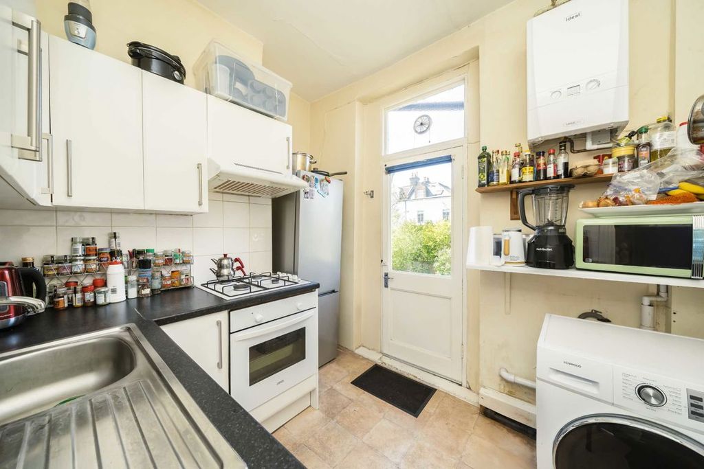 Property photo 3 of 8