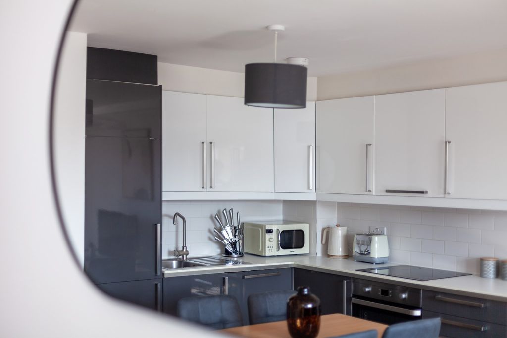 Property photo 2 of 25 Kitchen