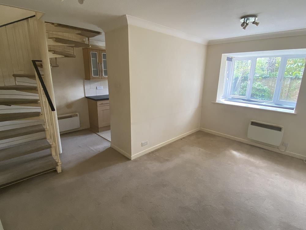 Property photo 2 of 10 Living Area.Jpg