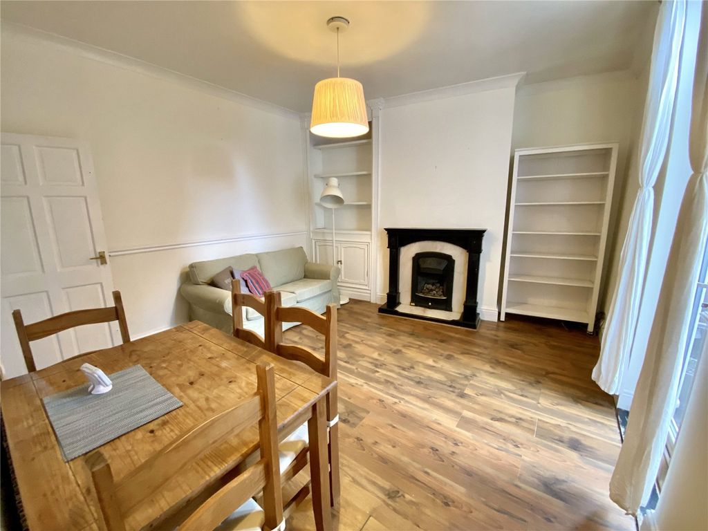 Property photo 2 of 12 Picture No. 02