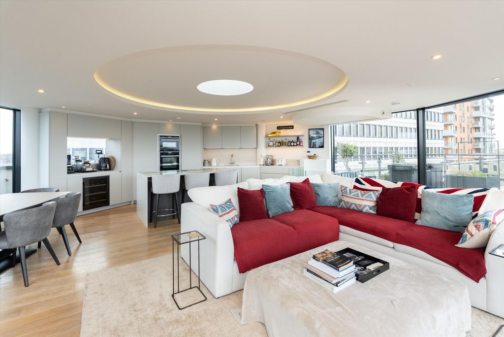 Property photo 3 of 26 Image