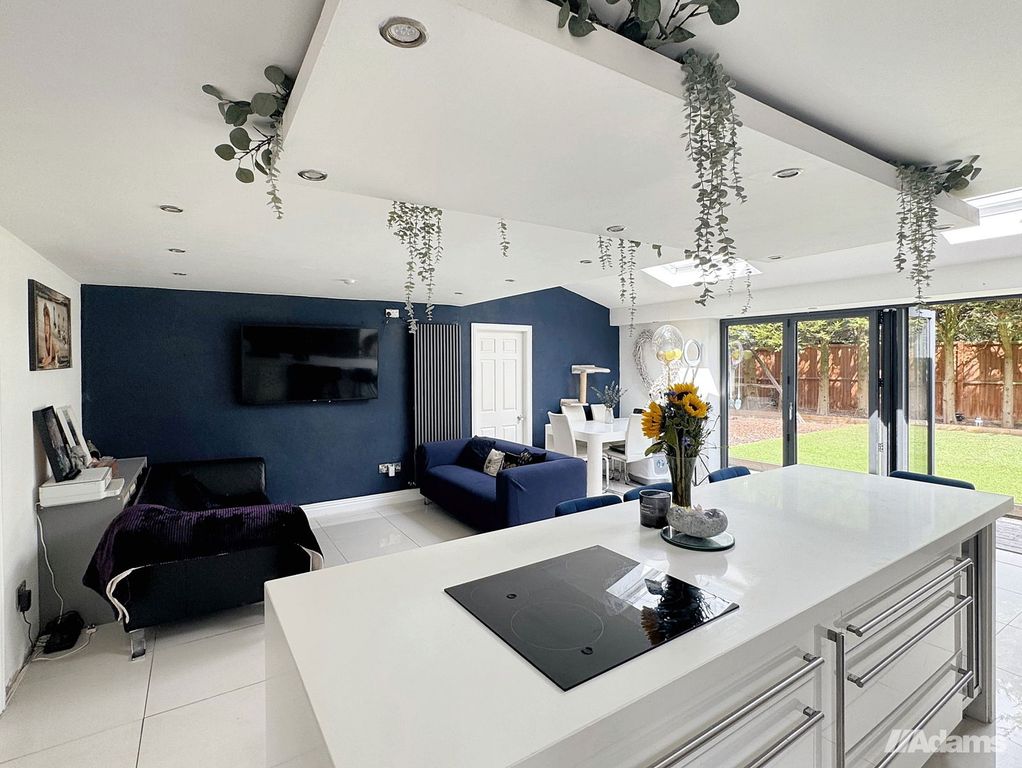 Property photo 3 of 31