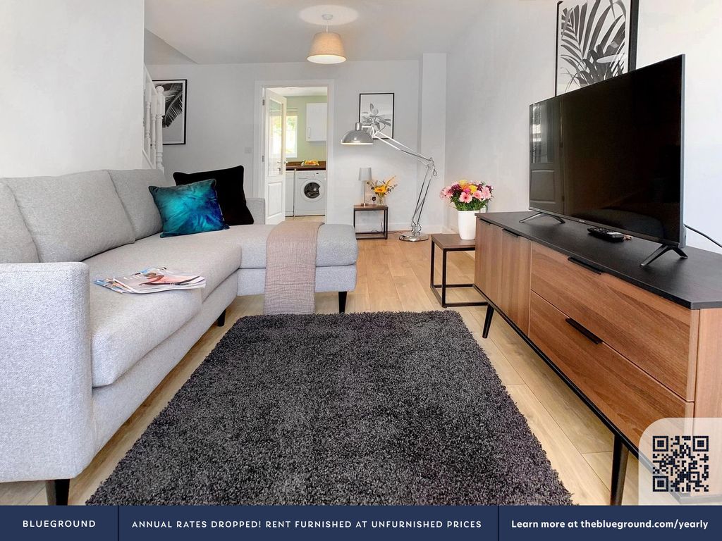 Property photo 3 of 16 Living Room