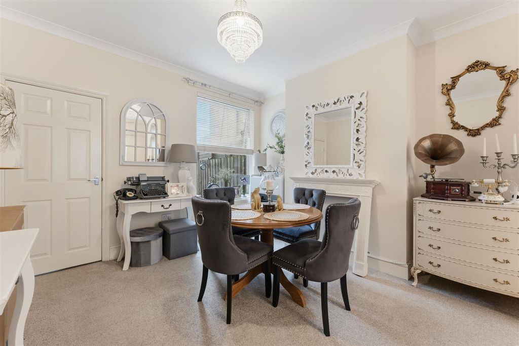 Property photo 3 of 17 Regentst_05.Jpg