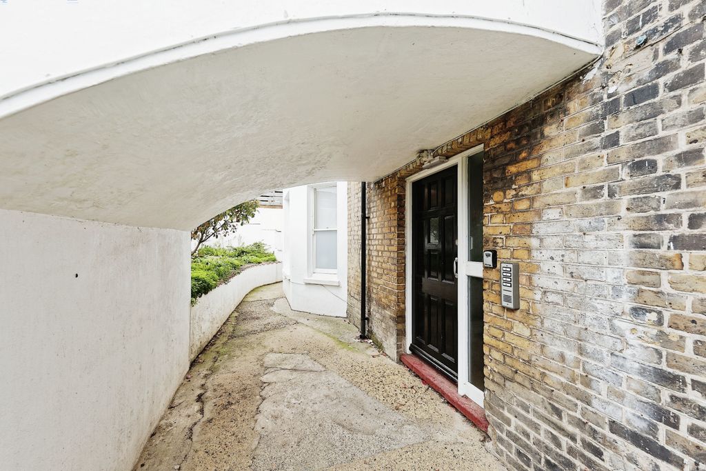 Property photo 2 of 12 Photography