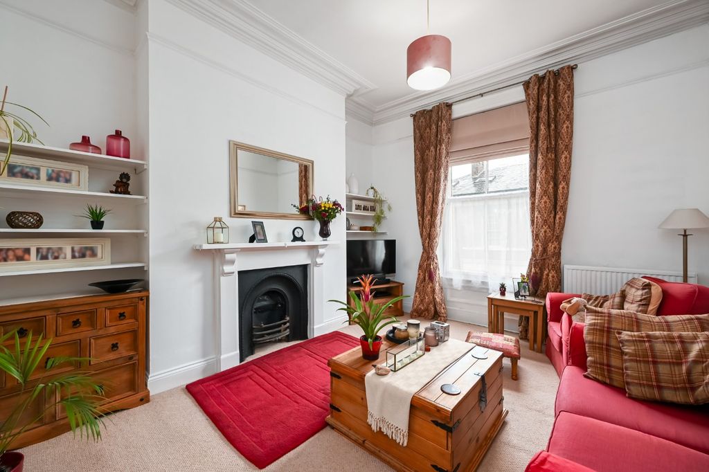 Property photo 2 of 8 Picture 2