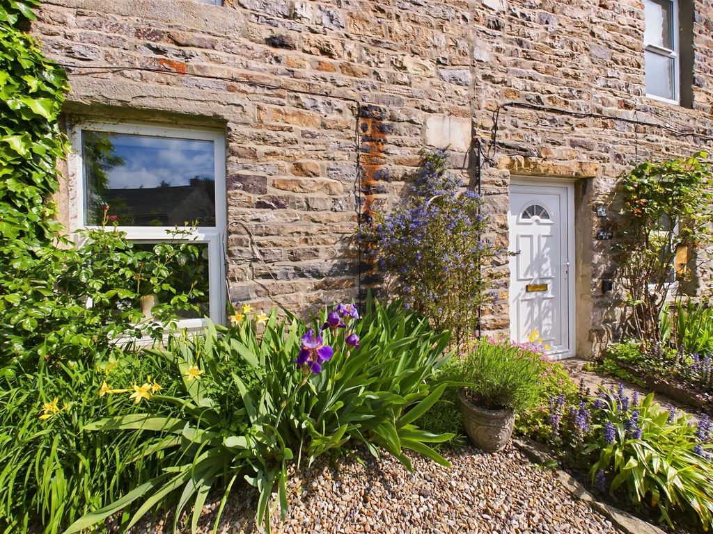 Property photo 2 of 35