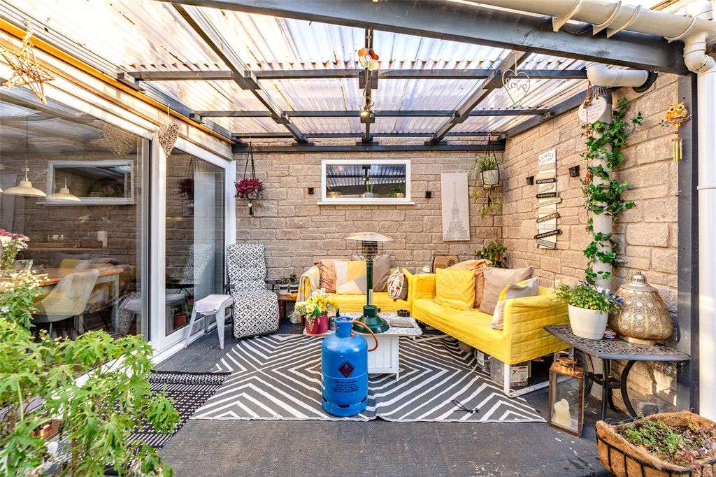 Property photo 2 of 22 Picture No. 18