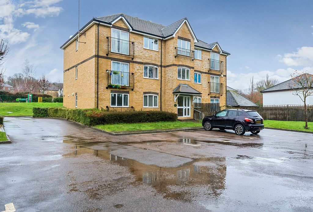 Property photo 1 of 11 1402352-19-697891...