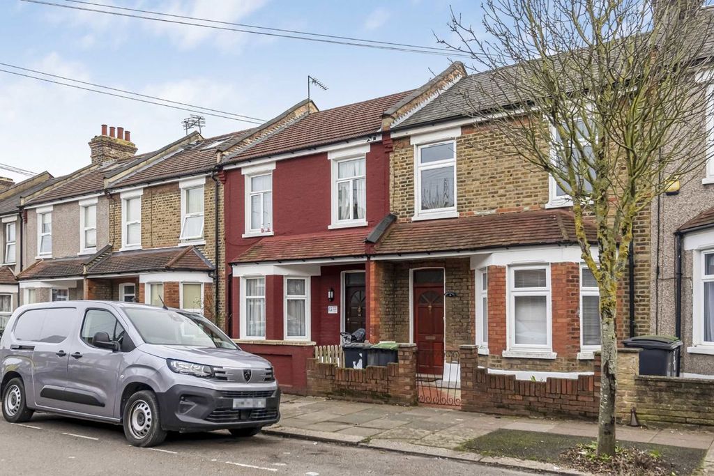 Property photo 1 of 8