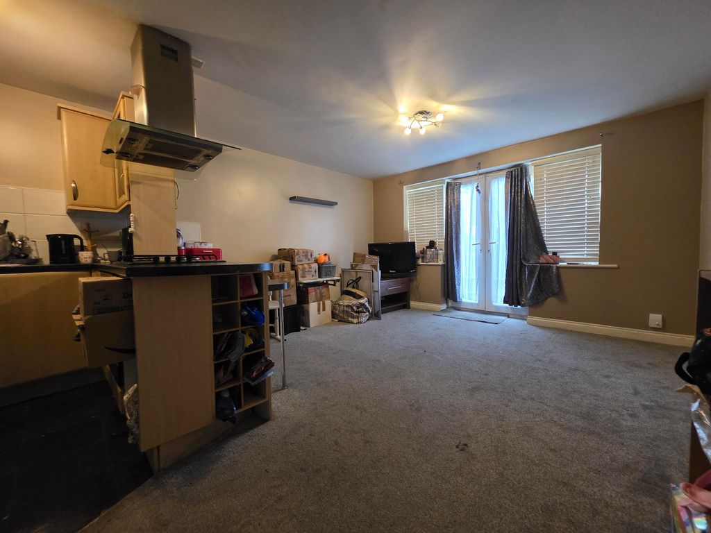 Property photo 2 of 6