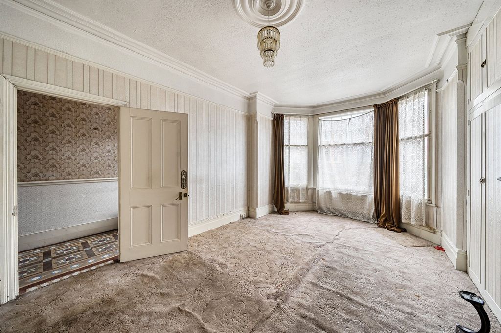 Property photo 3 of 18 Picture No. 16