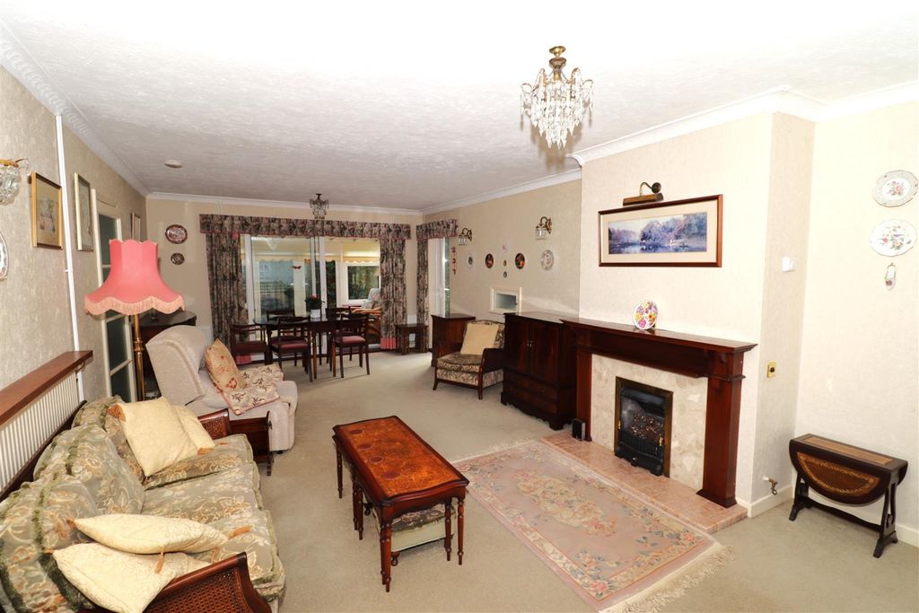 Property photo 3 of 23