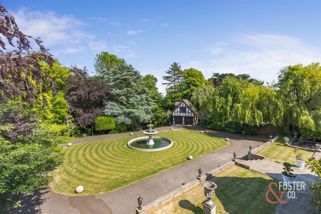 Property photo 2 of 34 Withdean Road 15 External-9.Jpg