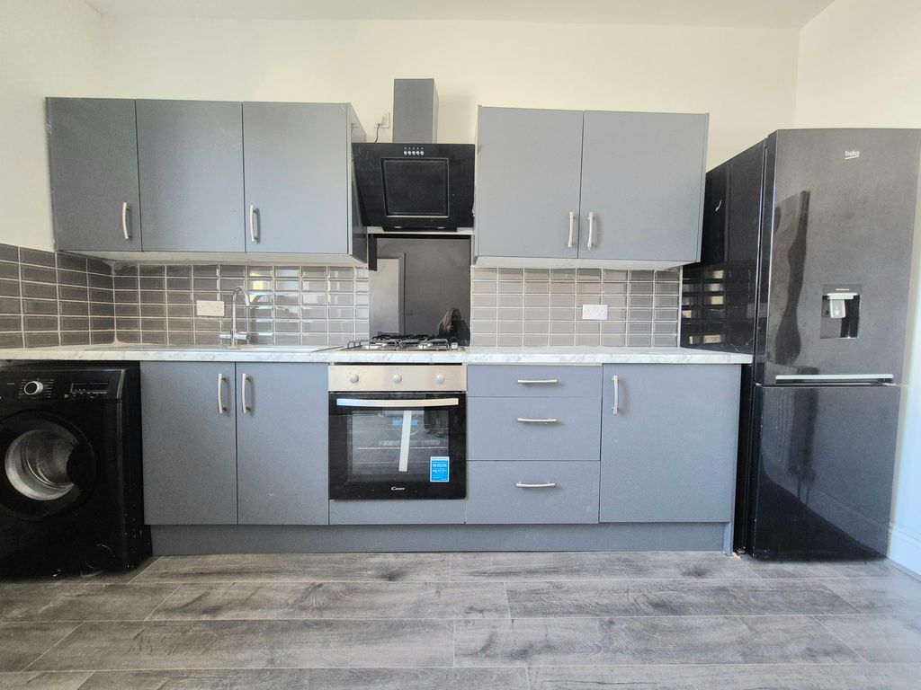 Property photo 2 of 8 Image