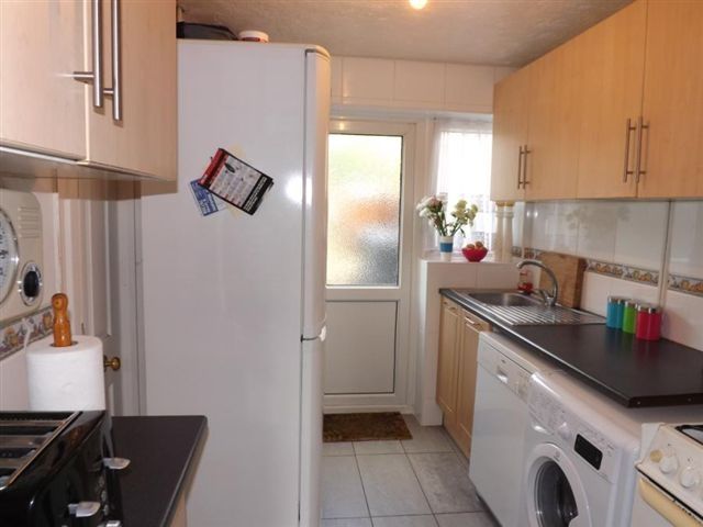 Property photo 3 of 7 Kitchen