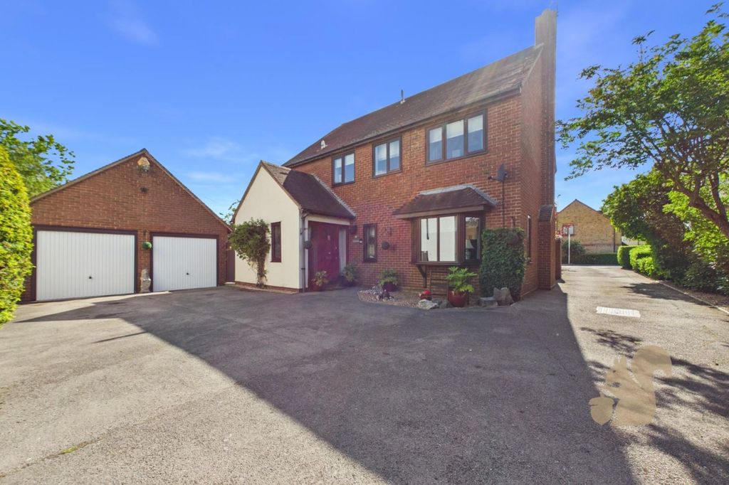 Property photo 3 of 29 Cam01814G0-Pr0120-Still034 (1).Jpg
