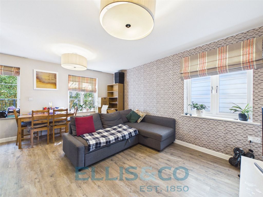 Property photo 3 of 9 Picture No. 14