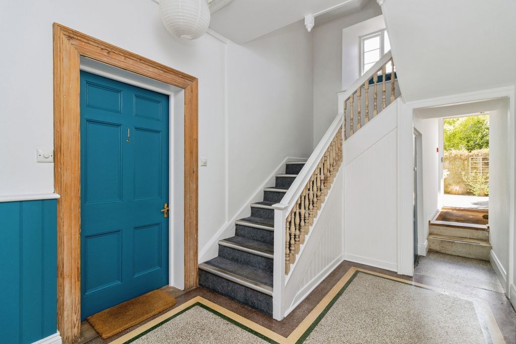 Property photo 2 of 16 Pbox-Img.Jpg