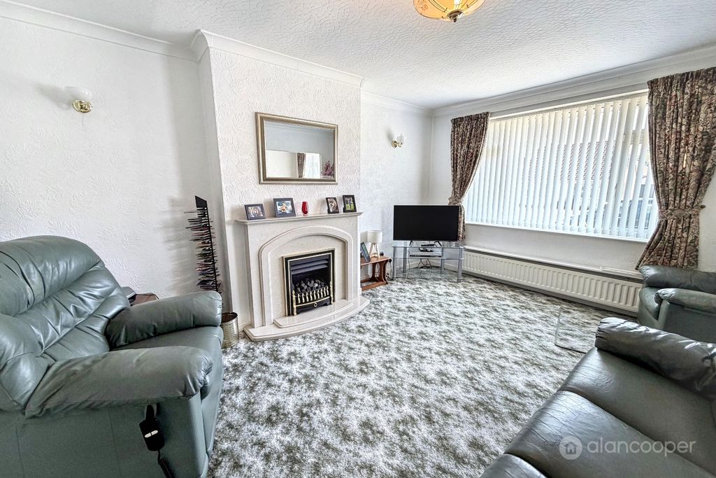 Property photo 2 of 16 5329785
