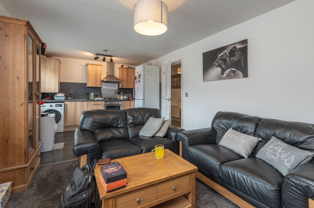 Property photo 2 of 14