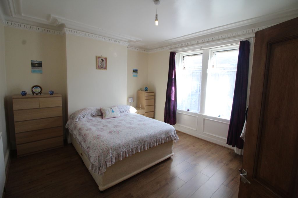Property photo 1 of 21 4 Bed Furnished Maisonette To Let