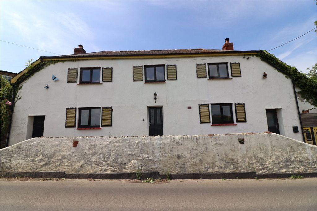 Property photo 1 of 40 Picture No. 04