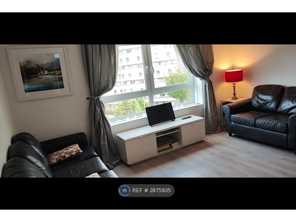 Property photo 2 of 12 Sitting Room (1)