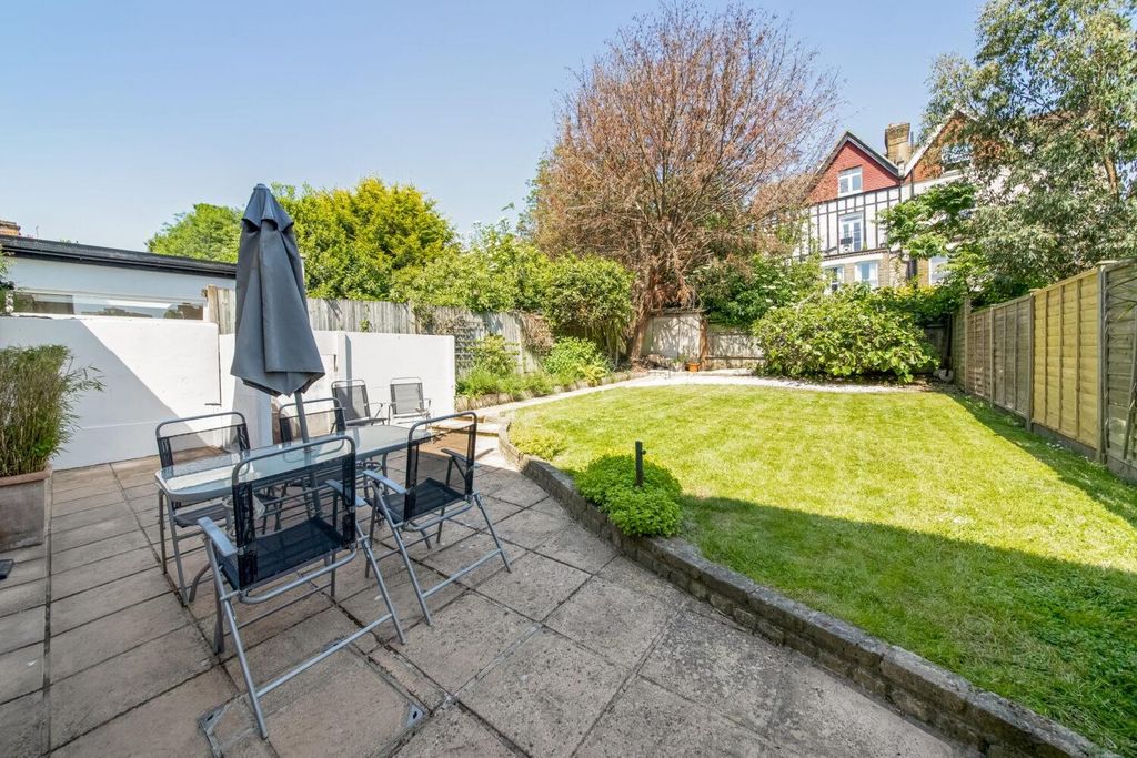 Property photo 3 of 11