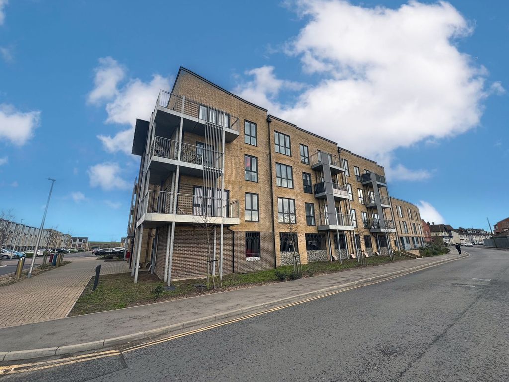 Property photo 1 of 7 Exterior