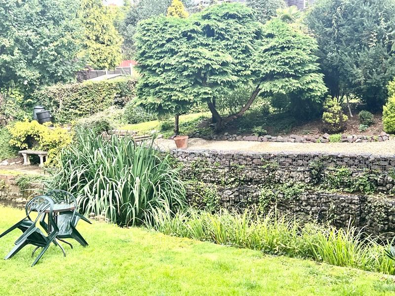 Property photo 2 of 19 Gardens