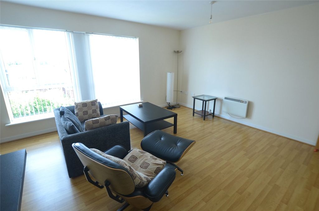 Property photo 3 of 8 Picture No. 06