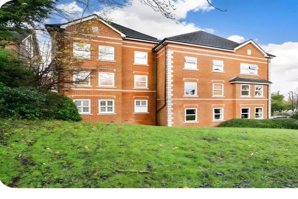 Property photo 1 of 9 (Main)